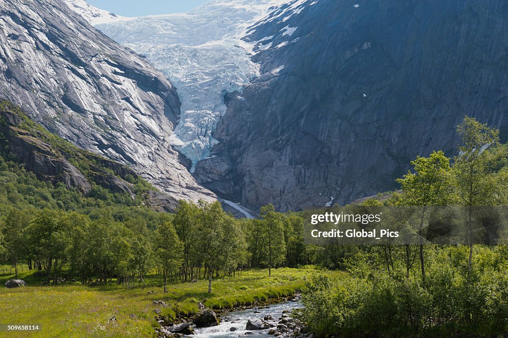 Le glacier Briksdal Olden, Norvège