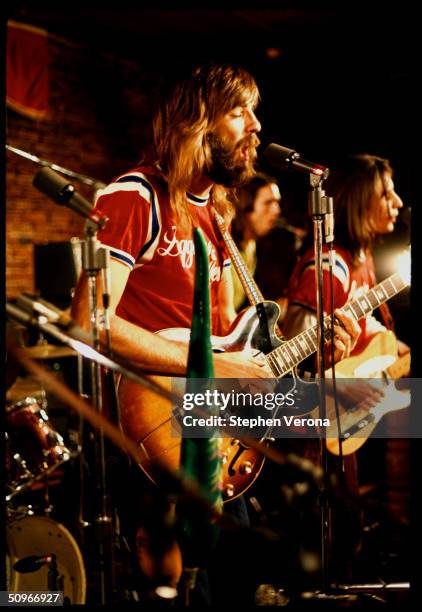 Rock band Loggins and Messina perform on a small stage on June 10, 1972 in San Francisco, California.