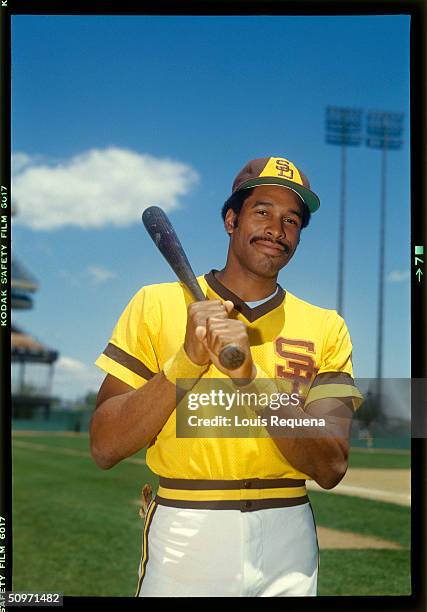Dave Winfield of the San Diego Padres poses for a portrait circa 1975.