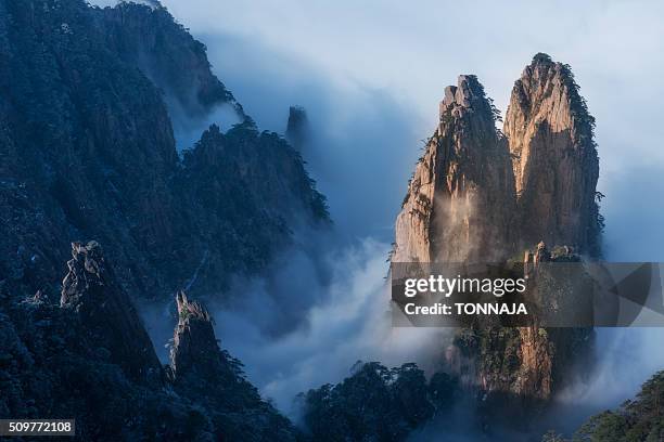 huangshan, anhui, china - huangshan mountains stock pictures, royalty-free photos & images