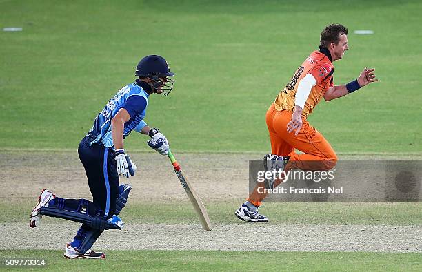 Brett Lee of Virgo Super Kings in action during the Oxigen Masters Champions League Semi Final match between Leo Lions and Virgo Super Kings at Dubai...