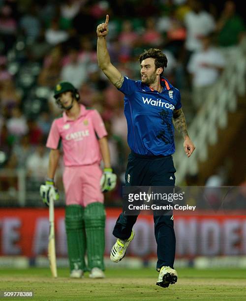 Reece Topley of England celebrates dismissing Kagiso Rabada of South Africa during the 4th Momentum ODI between South Africa and England at Bidvest...