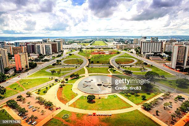 centro de brasília vista de a torre de tv - distrito federal brasil - fotografias e filmes do acervo