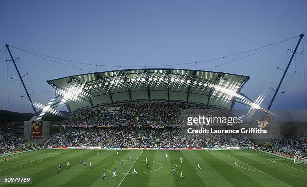 General view of play during the UEFA Euro 2004, Group A match between Russia and Greece at the Algarve Stadium on June 20, 2004 in Faro, Portugal.