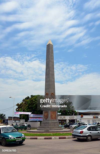 brazzaville, congo: obelisco do terceiro milénio - brazzaville imagens e fotografias de stock