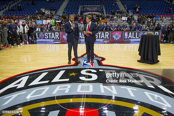 Rap star Drake accepts the key to the City from Toronto Mayor John Tory prior to the celebrity game. NBA all star Celebrity game at Ricoh Coliseum,...