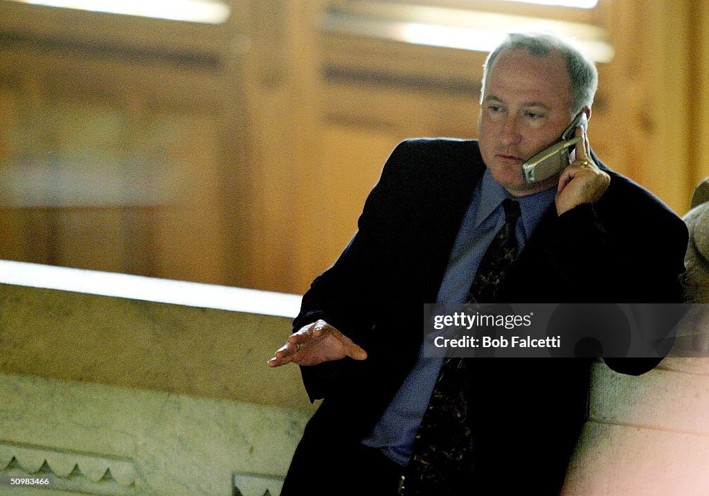 Connecticuts Governor Rowland Announces Resignation