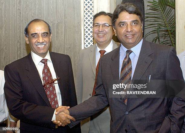 Ashfaq Raj W 26 Ashfa Stock Photos, High-Res Pictures, and Images - Getty Images