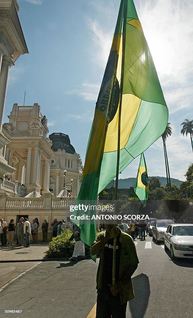 Supporters of Brazilian deceased leftist