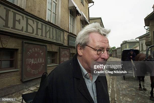 British director and jury president Alan Parker visits Mosfim, Russia's biggest film studio during the Moscow Film Festival on June 23, 2004 in...