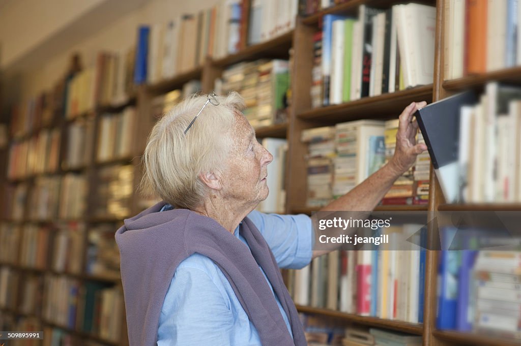 Senior in bookstore