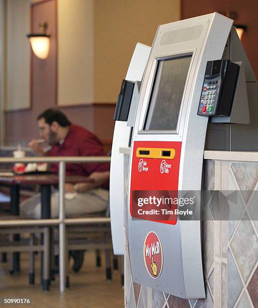 Mcdonald's Computer Restaurant Kiosk Photos and Premium High Res Pictures - Getty Images