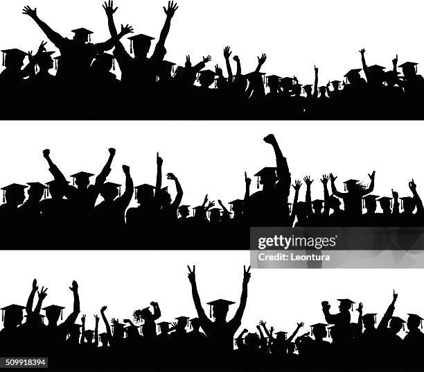 absolventen menge (personen sind beweglicher und vollständige den abfall - graduation crowd stock-grafiken, -clipart, -cartoons und -symbole