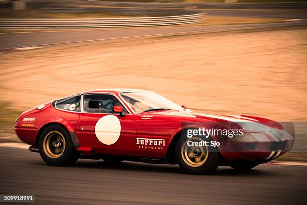 ferrari 365 gtb/4 daytona - ferrari photos et images de collection