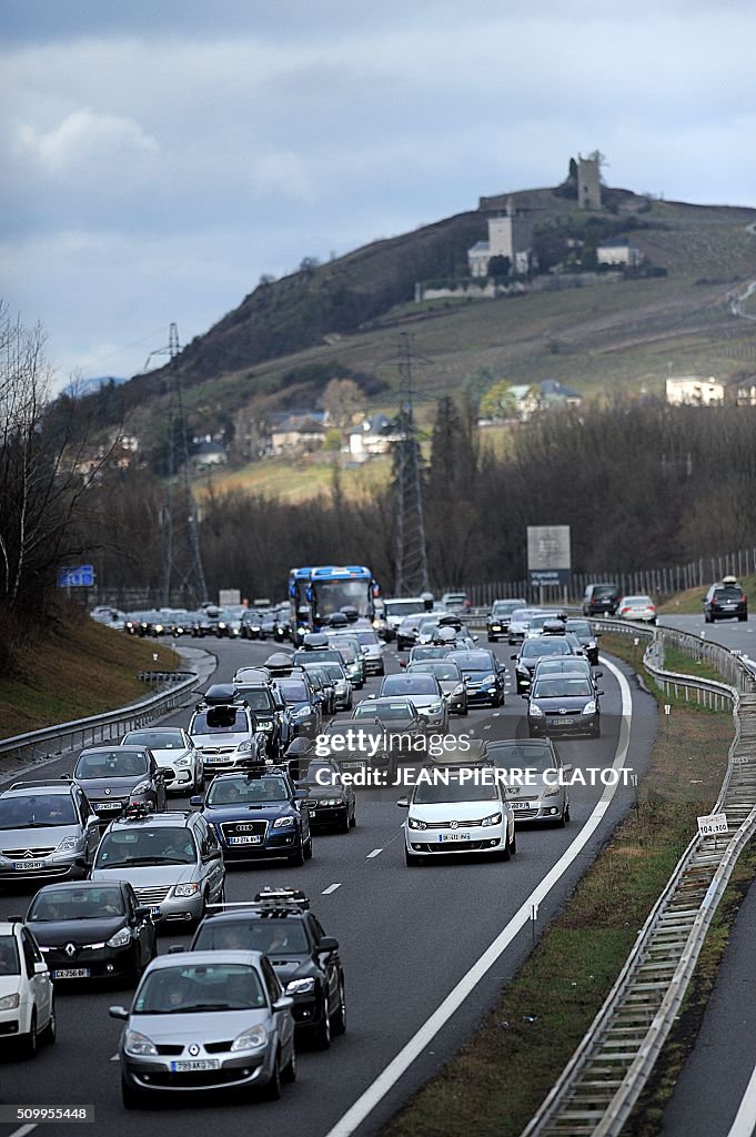 FRANCE-HOLIDAYS-TRAFFIC