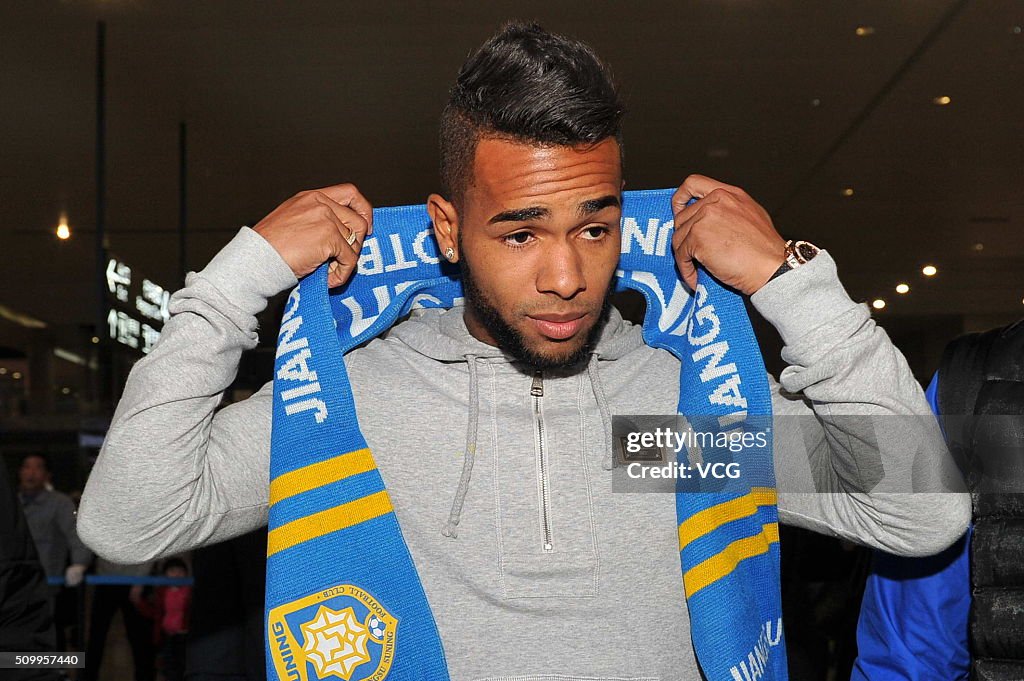 Alex Teixeira Arrives In Nanjing