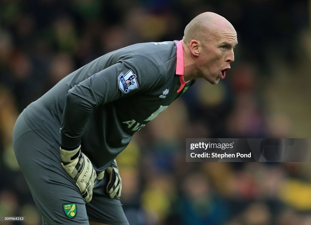 Norwich City v West Ham United - Premier League