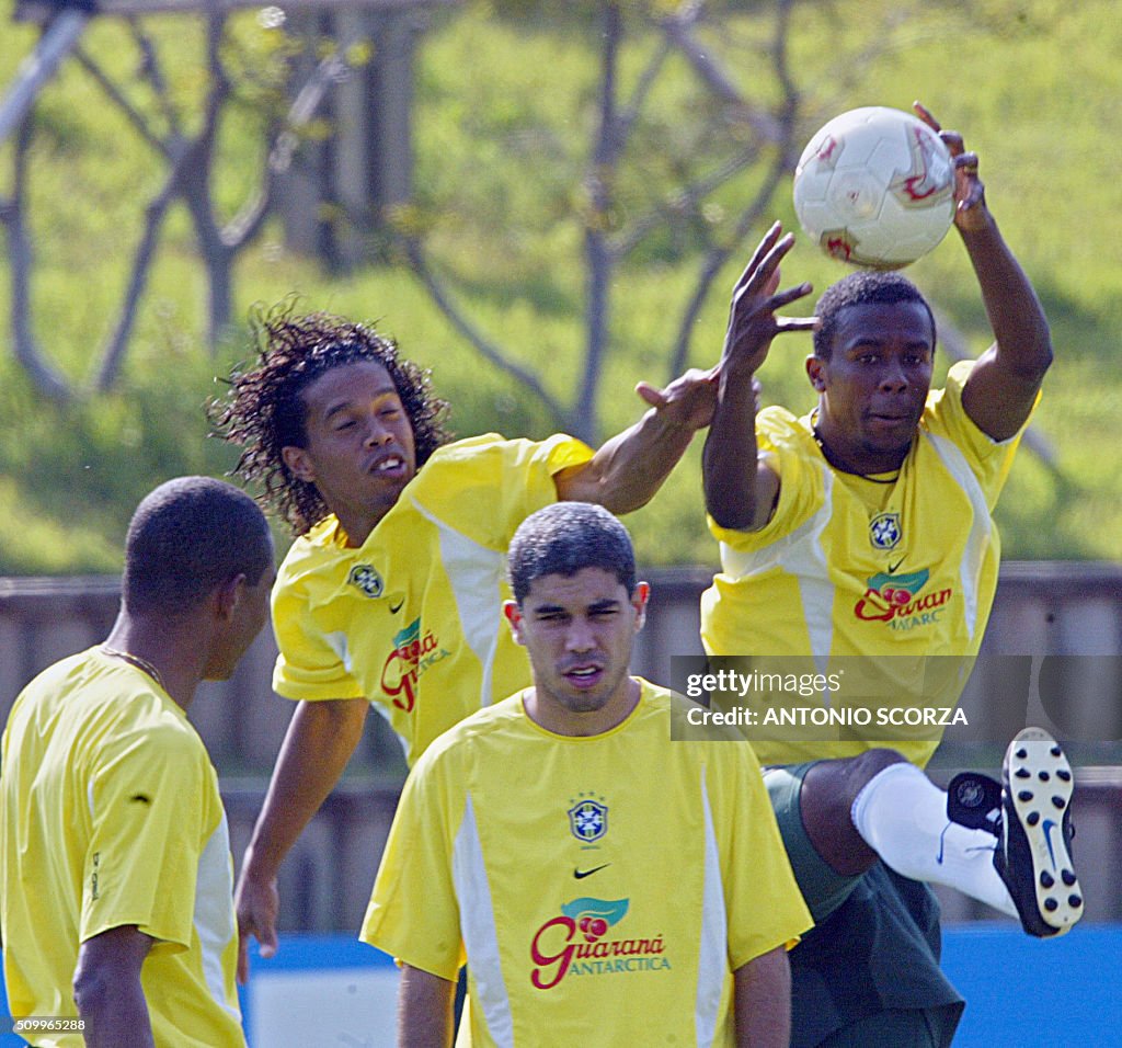 WC2002-BRA-TRAINING