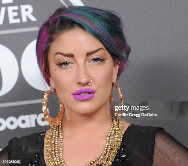 Neon Singer 1,525 Neon Hitch Photos & High Res Pictures - Getty Images