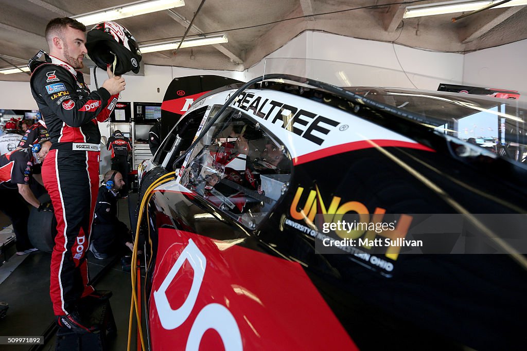 NASCAR Sprint Cup Series Daytona 500 - Practice