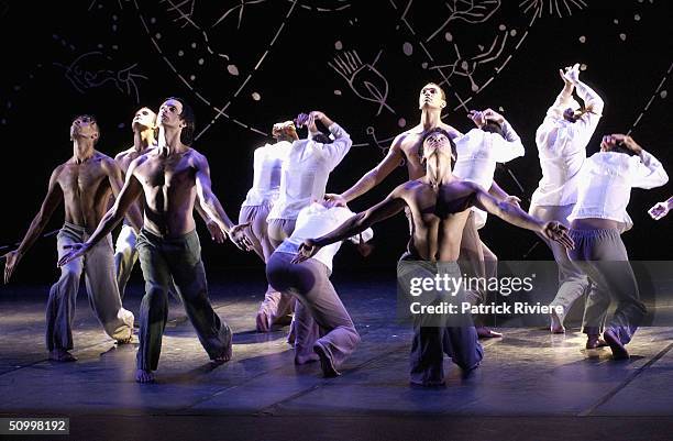 Frances Rings Bangarra Dance Companies Photos and Premium High Res Pictures - Getty ...