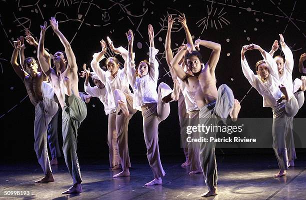 Frances Rings Bangarra Dance Companies Photos and Premium High Res Pictures - Getty ...