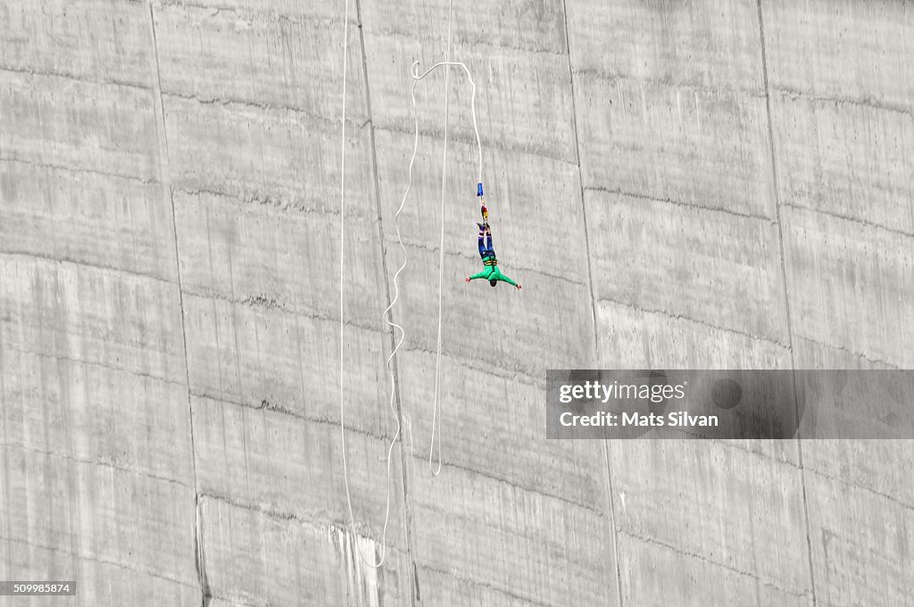 Bungee jumping