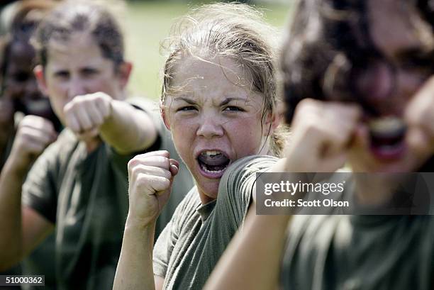 women train to become u.s. marines - lottakåren bildbanksfoton och bilder