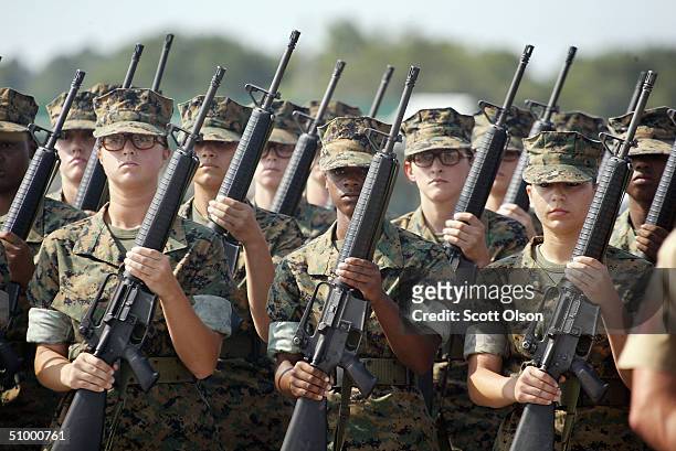 women train to become u.s. marines - lottakåren bildbanksfoton och bilder