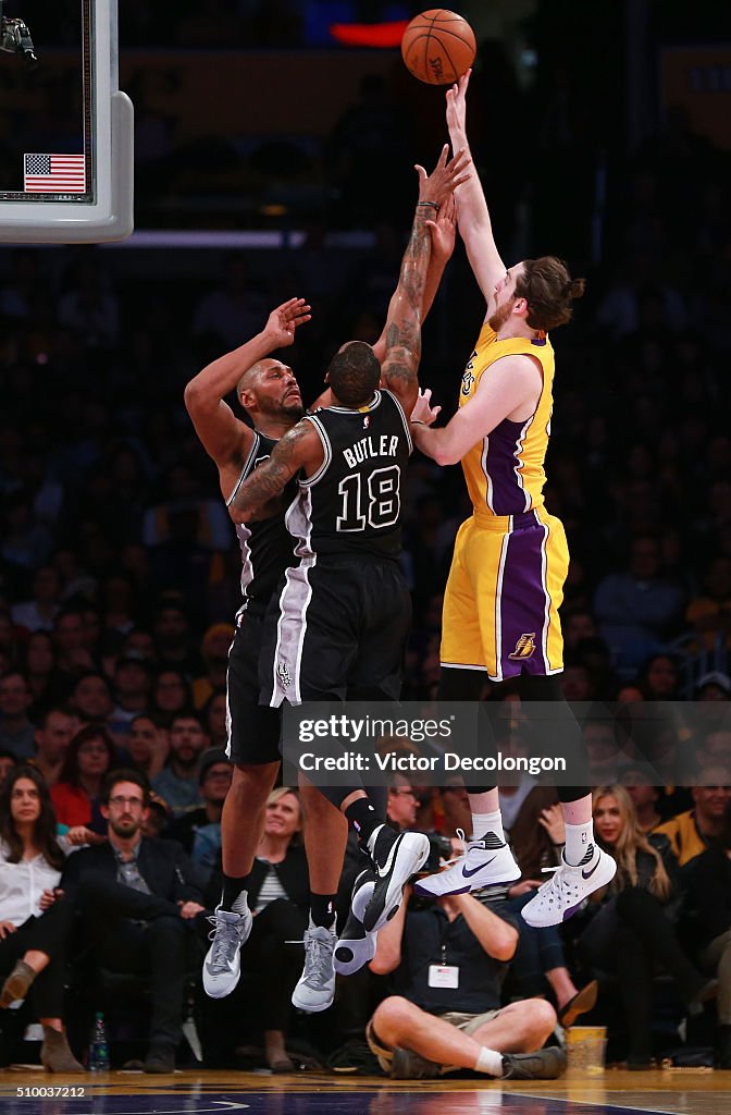 San Antonio Spurs v Los Angeles Lakers