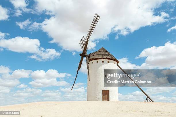 windmills on the don quixote route, campo de criptana, spain - castilië la mancha stockfoto's en -beelden