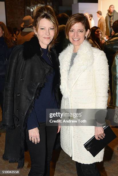 Editor-in-chief and VP of Brand Content at US Elle magazine, Robbie Myers and editor-in-chief of Glamour magazine, Cindi Leive pose at the Banana...