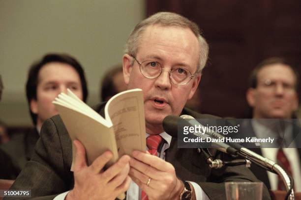 Independent Counsel Kenneth Starr addresses the House Judiciary Commitee regarding U.S. President Bill Clinton's impeachment, Washington DC, November...