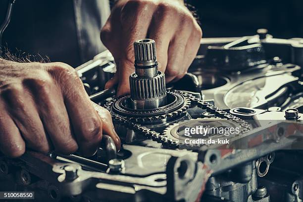 cvt gearbox repair closeup - car repair stockfoto's en -beelden