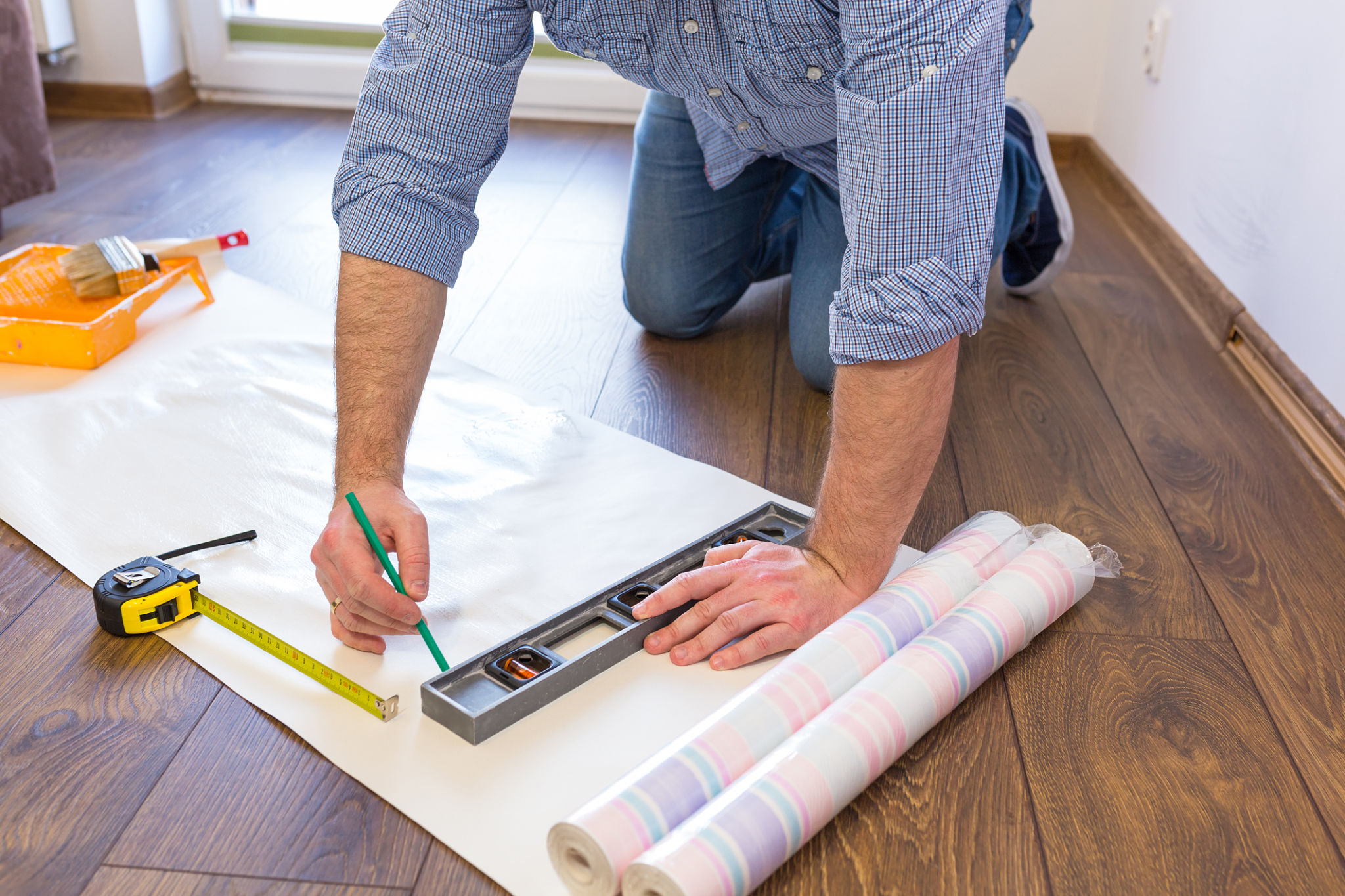 wallpaper installation tools