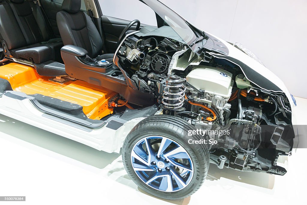Nissan Leaf electric vehicle cross section