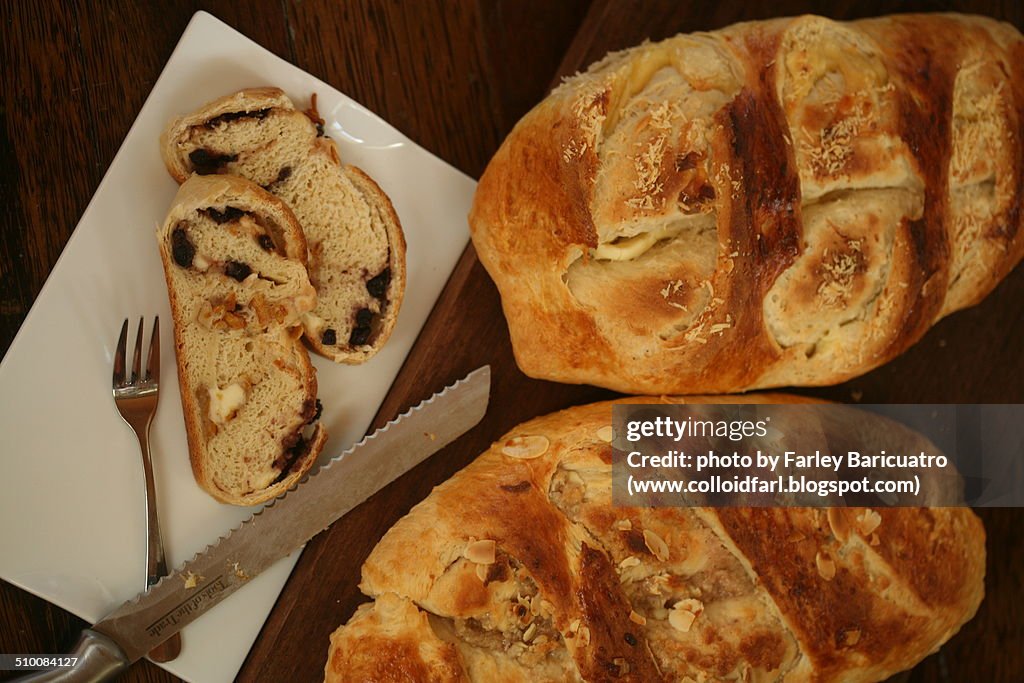 3-cheese and raisin loaf