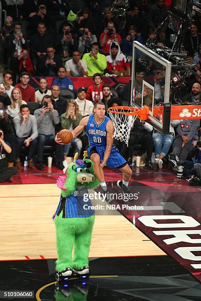 Aaron Gordon of the Orlando Magic attempts a dunk during the Verizon Slam Dunk Contest during State Farm All-Star Saturday Night as part of the 2016...