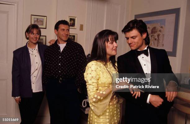 PENNY COOK, TONY MARTIN, AUSTRALIAN ACTRESS TONI PEAREN AND MALCOM KENNARD AT TV SERIES : E- STREET