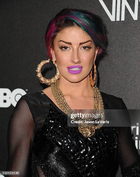 Neon Singer 1,525 Neon Hitch Photos & High Res Pictures - Getty Images