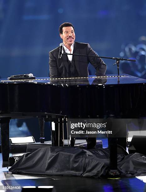 Honoree Lionel Richie performs onstage at the 2016 MusiCares Person of the Year honoring Lionel Richie at the Los Angeles Convention Center on...