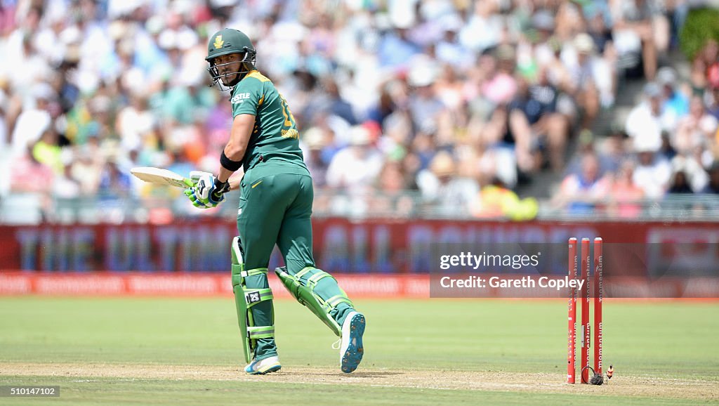 South Africa v England - 5th Momentum ODI