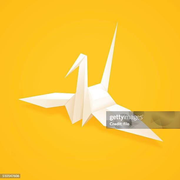 illustrazioni stock, clip art, cartoni animati e icone di tendenza di carta origami a forma di gru - origami a forma di gru