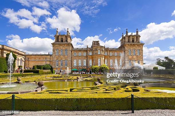 palácio de blenheim, woodstock, oxfordshire, inglaterra, reino unido. - blenheim palace - fotografias e filmes do acervo