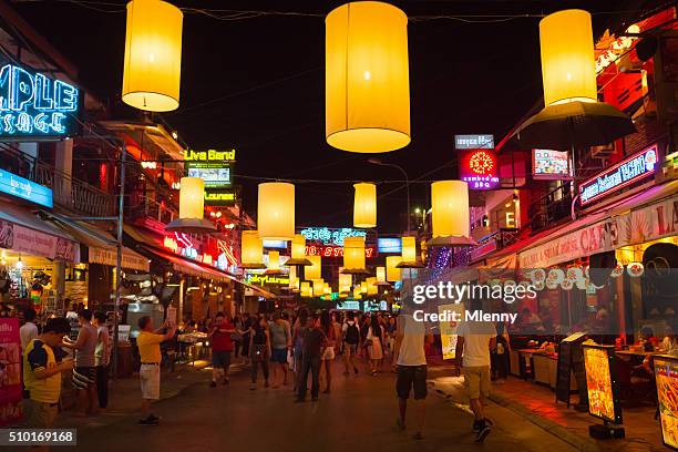 crowded siem reap pub street cambodia - siem reap stock pictures, royalty-free photos & images