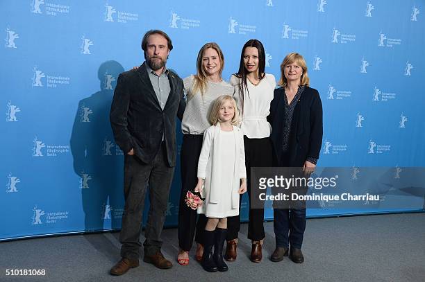 Actors Bjarne Maedel, Julia Jentsch, Emilia Pieske, director Anne Zohra Berrached and actress Johanna Gastdorf attend the '24 Wochen' photo call...