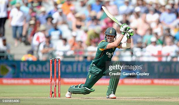 South Africa captain AB de Villiers bats during the 5th Momentum ODI match between South Africa and England at Newlands Stadium on February 14, 2016...