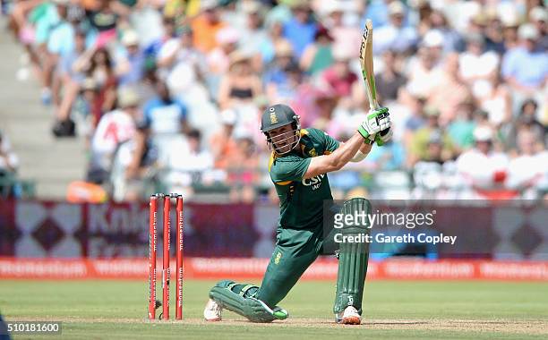 South Africa captain AB de Villiers bats during the 5th Momentum ODI match between South Africa and England at Newlands Stadium on February 14, 2016...