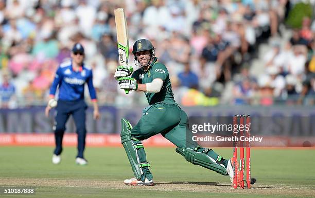 South Africa captain AB de Villiers bats during the 5th Momentum ODI match between South Africa and England at Newlands Stadium on February 14, 2016...
