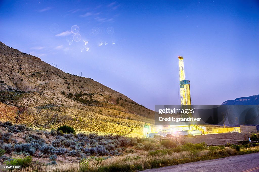 Drilling Fracking Rig High-Res Stock Photo - Getty Images